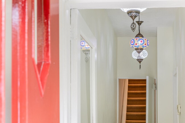 Building Photo - 115 Major St