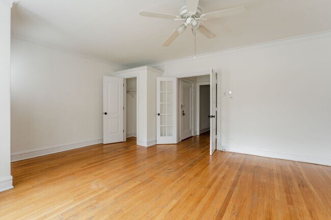 Foto del edificio - Albany Park - 2 Bed / 1 Bath - Heat Included