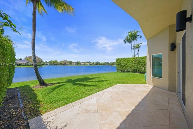 Foto del edificio - 16440 Ruby Lake