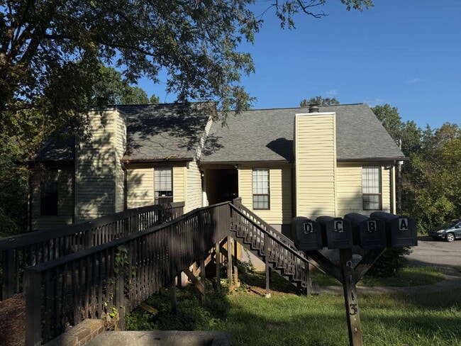 Photo - Spacious 1-Bedroom Apartment in West Knoxv...