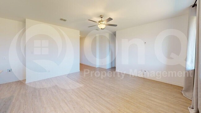 Building Photo - 4849 Sagerun Dr