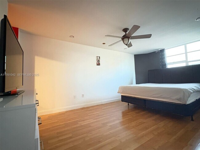 Foto del edificio - 1965 S Ocean Dr