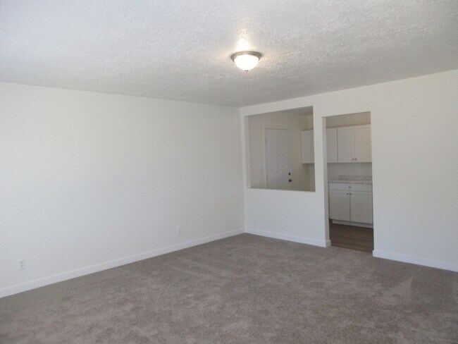 Foto del edificio - Two Bedroom Duplex with Garage