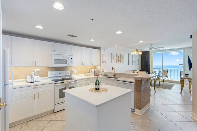 Foto del edificio - 10811 Front Beach Rd