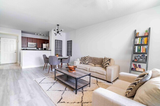 Foto del edificio - 2401 NE 65th St