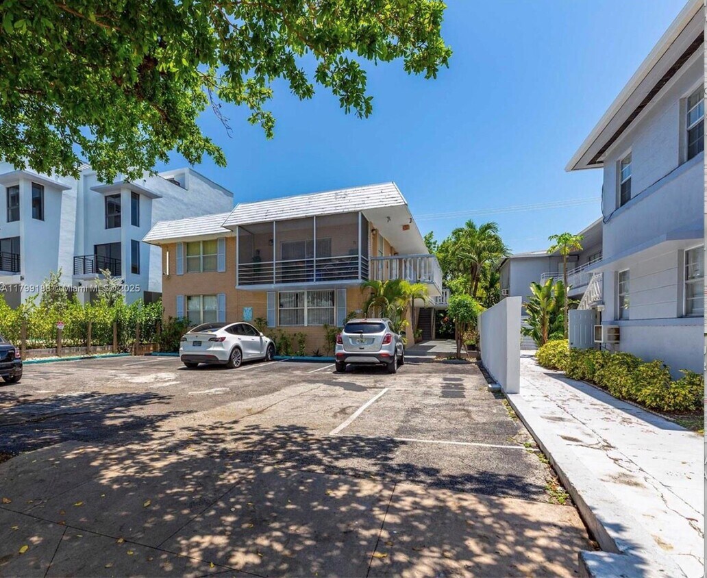 Foto principal - 1140 71st St