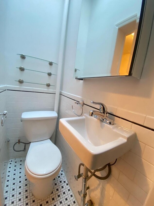Building Photo - 0 bedroom in New York NY 10023