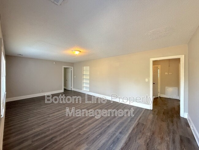 Foto del edificio - 8322 Viola Dr