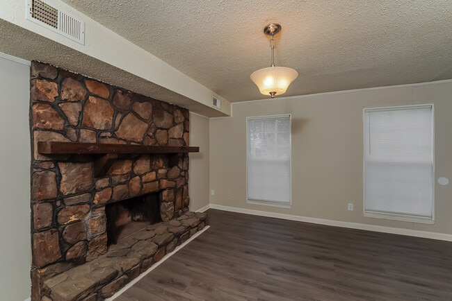 Building Photo - 1855 Satterwhite St