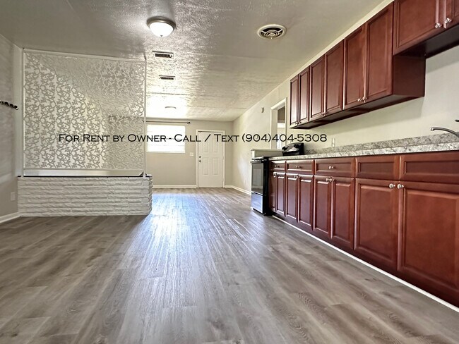 Foto del edificio - 2144 Firestone Rd