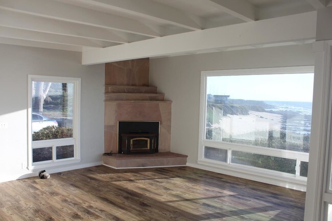 Building Photo - 2 bedroom in Pescadero CA 94060