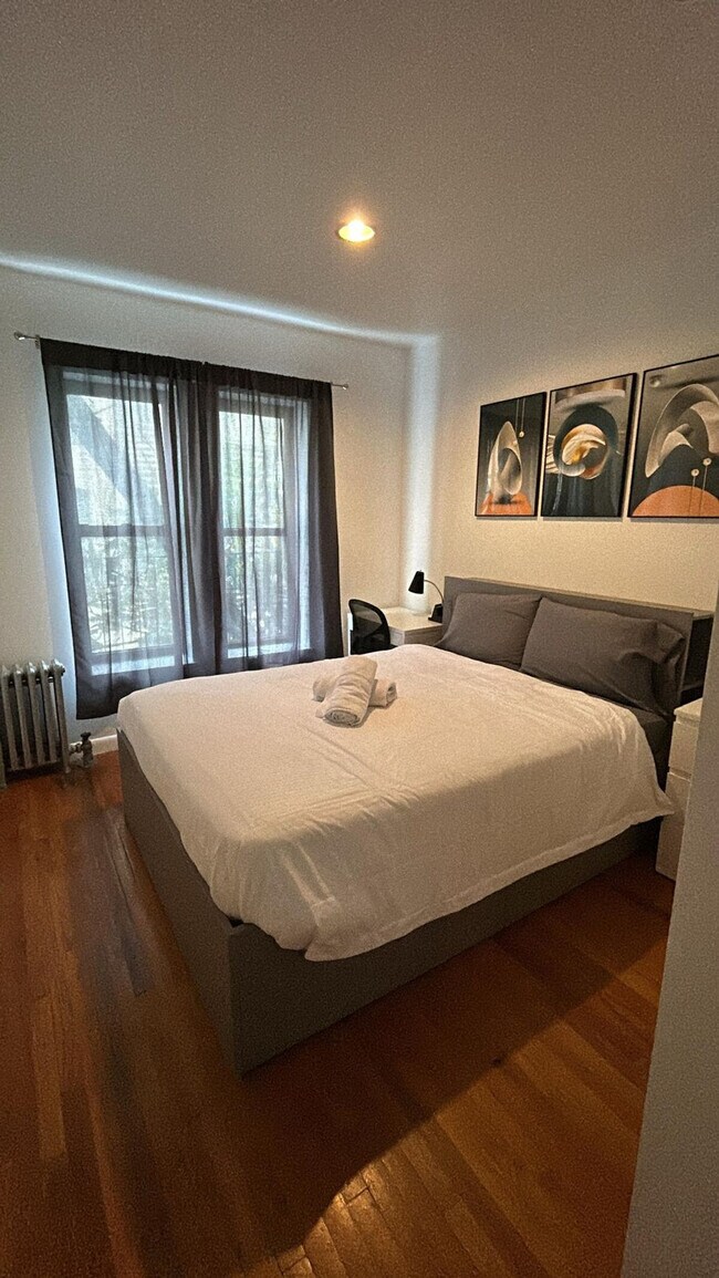 Foto del edificio - 320 E 93rd St