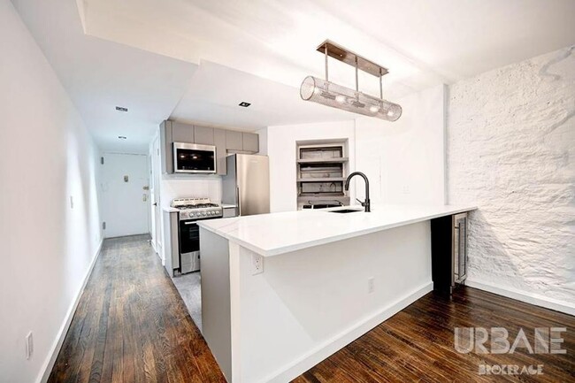 Building Photo - 1 bedroom in NEW YORK NY 10014