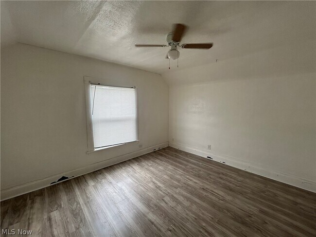 Foto del edificio - 1234 W 21st St