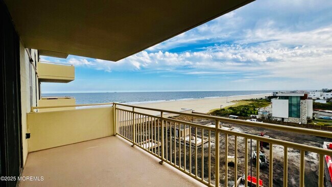 Foto del edificio - 787 Ocean Ave
