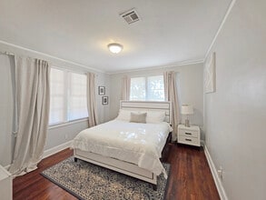 Building Photo - 124 S California St