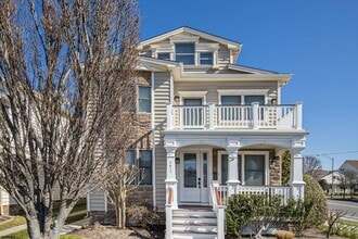 Building Photo - 7611 Ventnor Ave