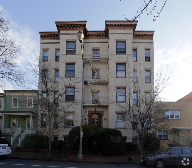 Building Photo - 21 6th St NE