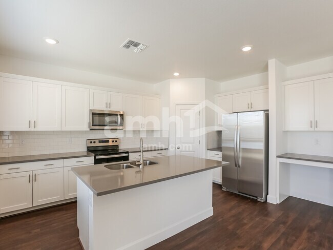 Foto del edificio - 8863 N 171st Dr