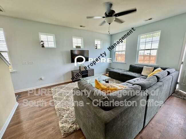 Foto del edificio - 239 Swamp Creek Ln