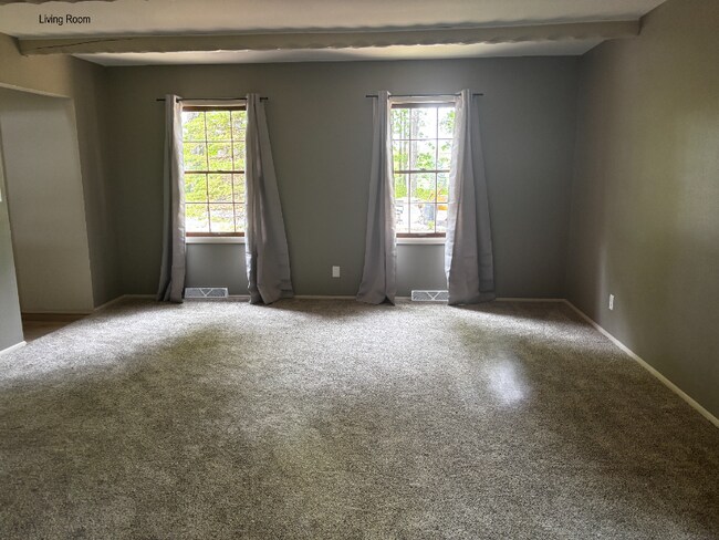 Foto del edificio - 27831 Homestead Rd