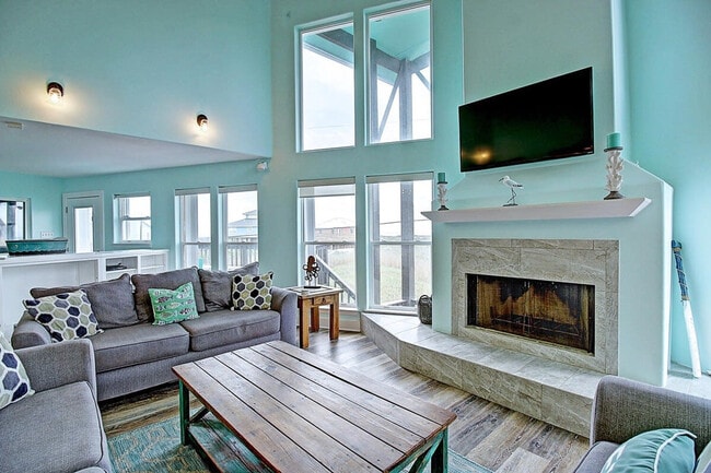 Building Photo - 9 La Playa