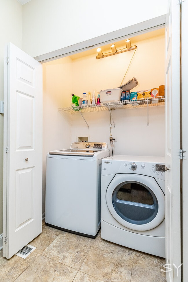 Laundry - 121 Neutrenton Ave