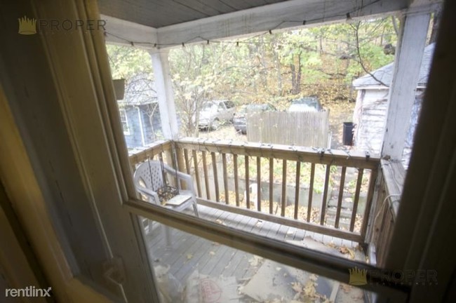 Building Photo - 3 br, 1 bath  - 122 Winchester St # 2QQA