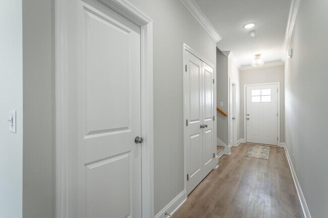 Foto del edificio - NEW 2 Bedroom Townhome in Cleveland!