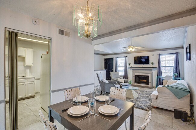 Foto del edificio - 8750 Park Ln