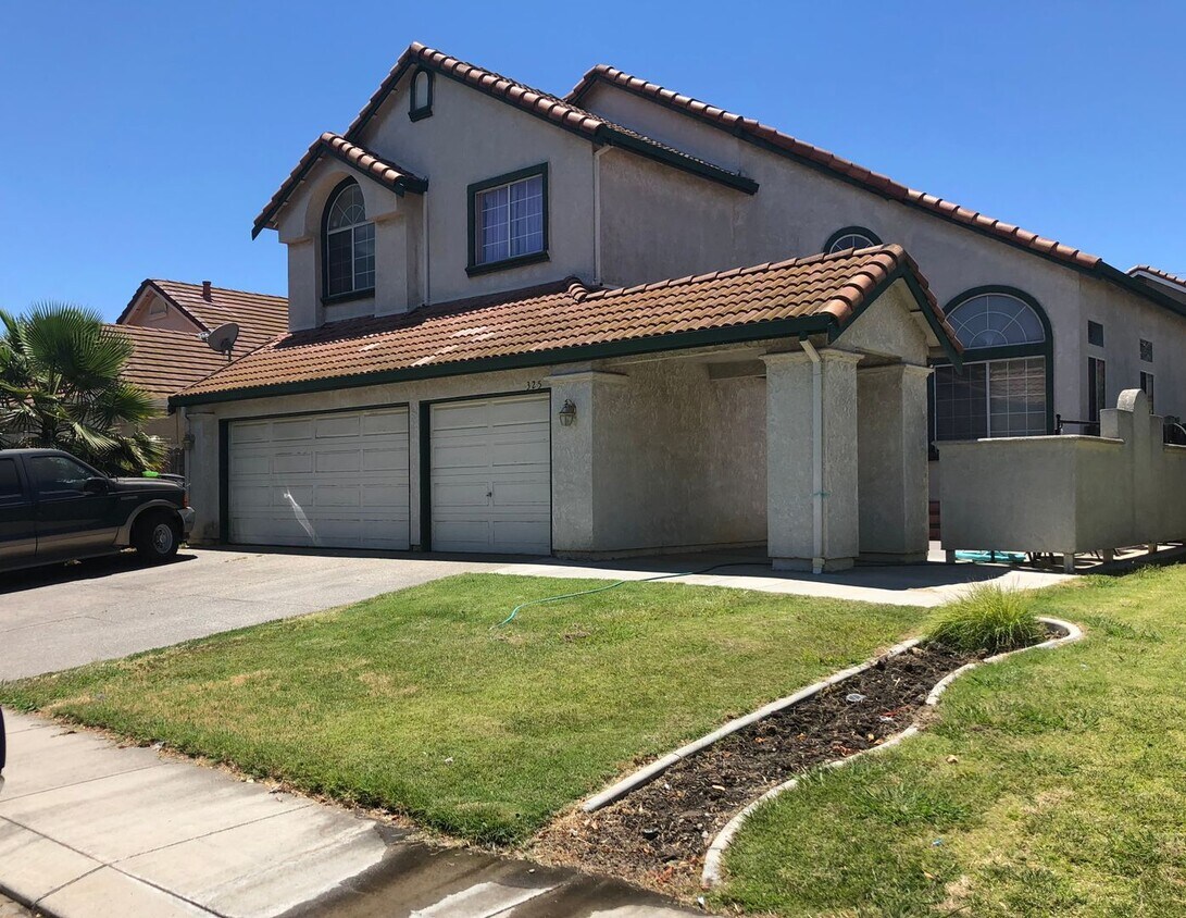 Primary Photo - 325 Melbourne Dr