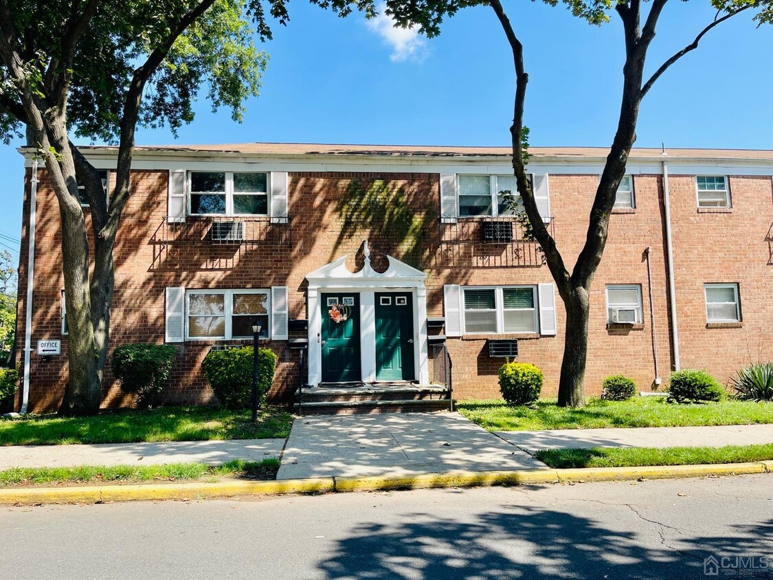 289 Main St Unit 1B, Spotswood, NJ 08884 - Room For Rent In Spotswood ...