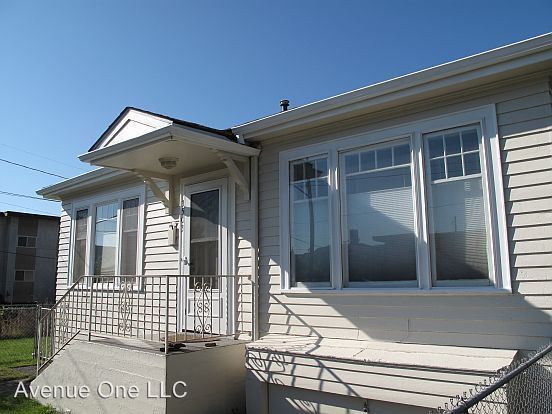 Building Photo - 3503 Wallingford Ave N