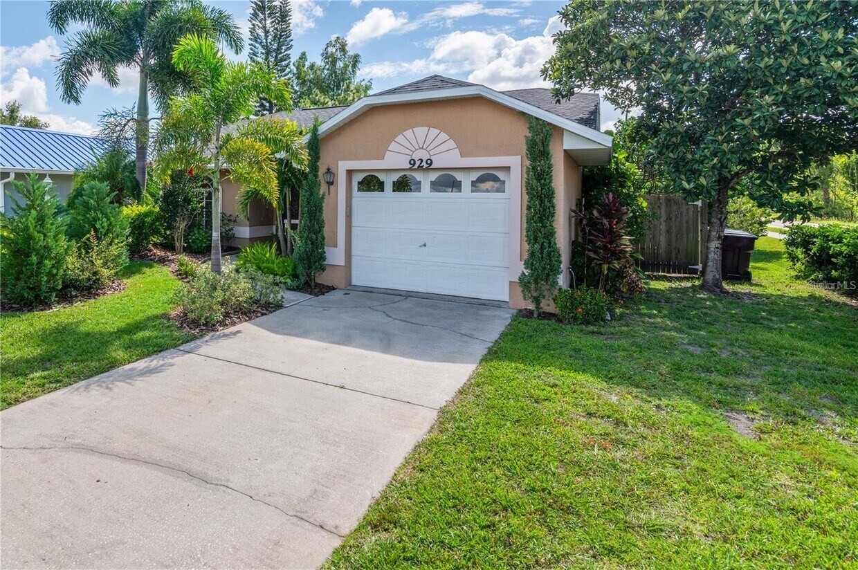 Foto principal - 929 Robinson Ave
