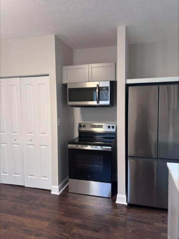 Foto del edificio - 106 E College Ave