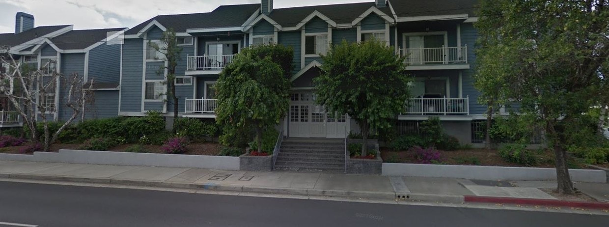 Primary Photo - 17740 Burbank Blvd