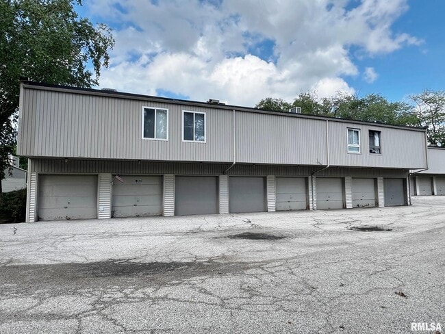 Foto del edificio - 6809 N Frostwood Pkwy