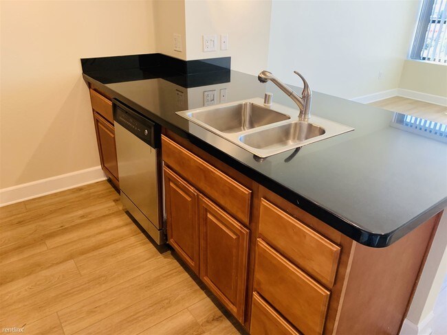 Foto del edificio - 450 N Arlington Ave