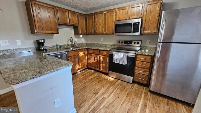 Foto del edificio - 1196 Swanhill Ct