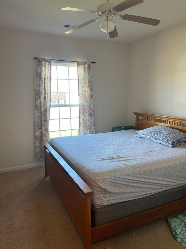 Foto del edificio - 5009 Stately Dr