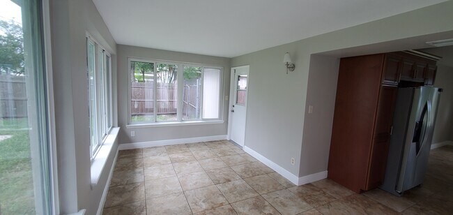 Foto del edificio - 712 Saint Lucie Ln