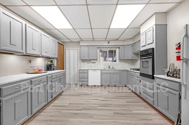 Foto del edificio - 114 N Highland Ave