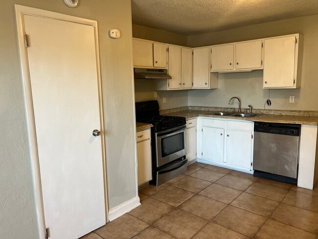 Building Photo - 2617 Joy Ann Dr