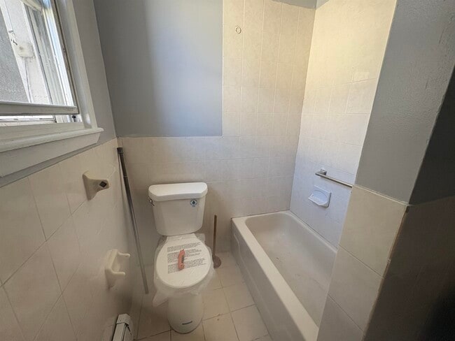 Foto del edificio - 33 Emerson Ave