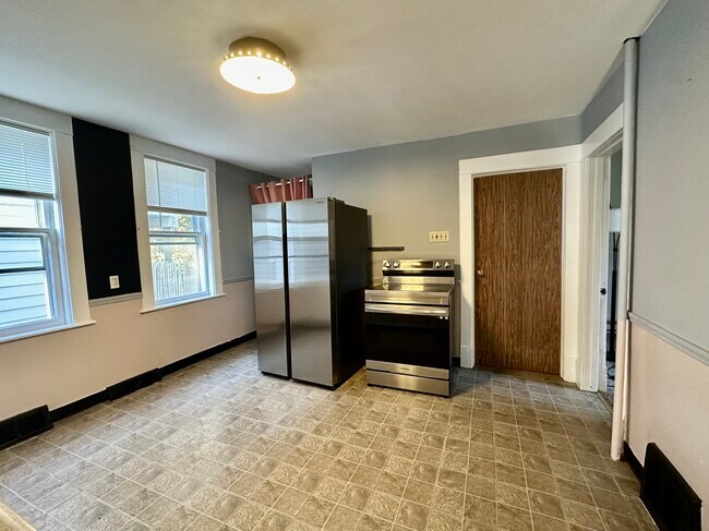 refrigerador/cocina completamente nuevo - 1039 Palmer Ave