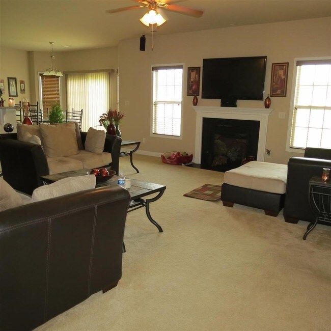 Foto del edificio - 107 Willoughby Ln