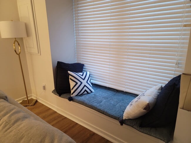 Building Photo - 5002 Shannon Ct