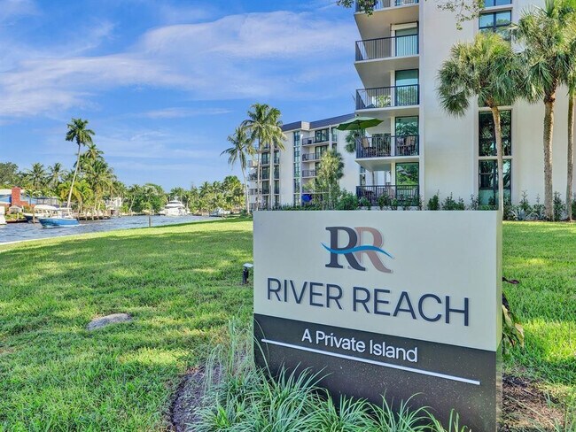 Foto del edificio - 1301 River Reach Dr