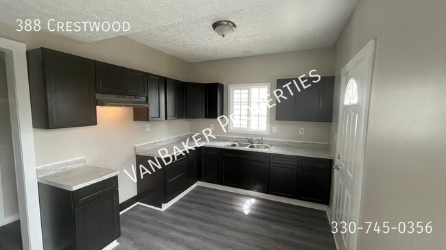 Building Photo - 388 Crestwood-