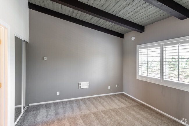 2BR, 2BA - 1,135SF - The Terrace Apartments